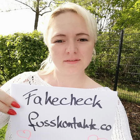Reife blonde Milf sucht private Fusskontakte